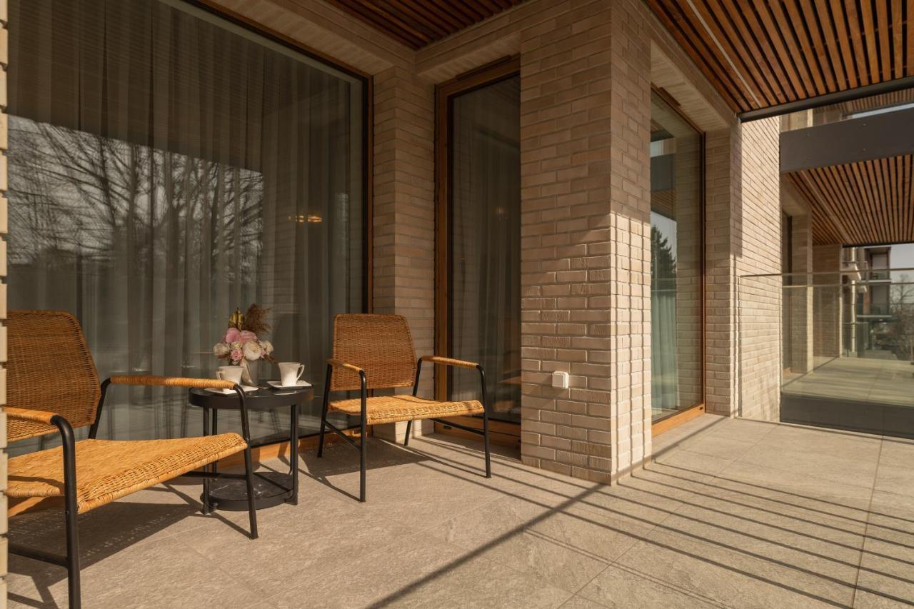 Apartment In - *